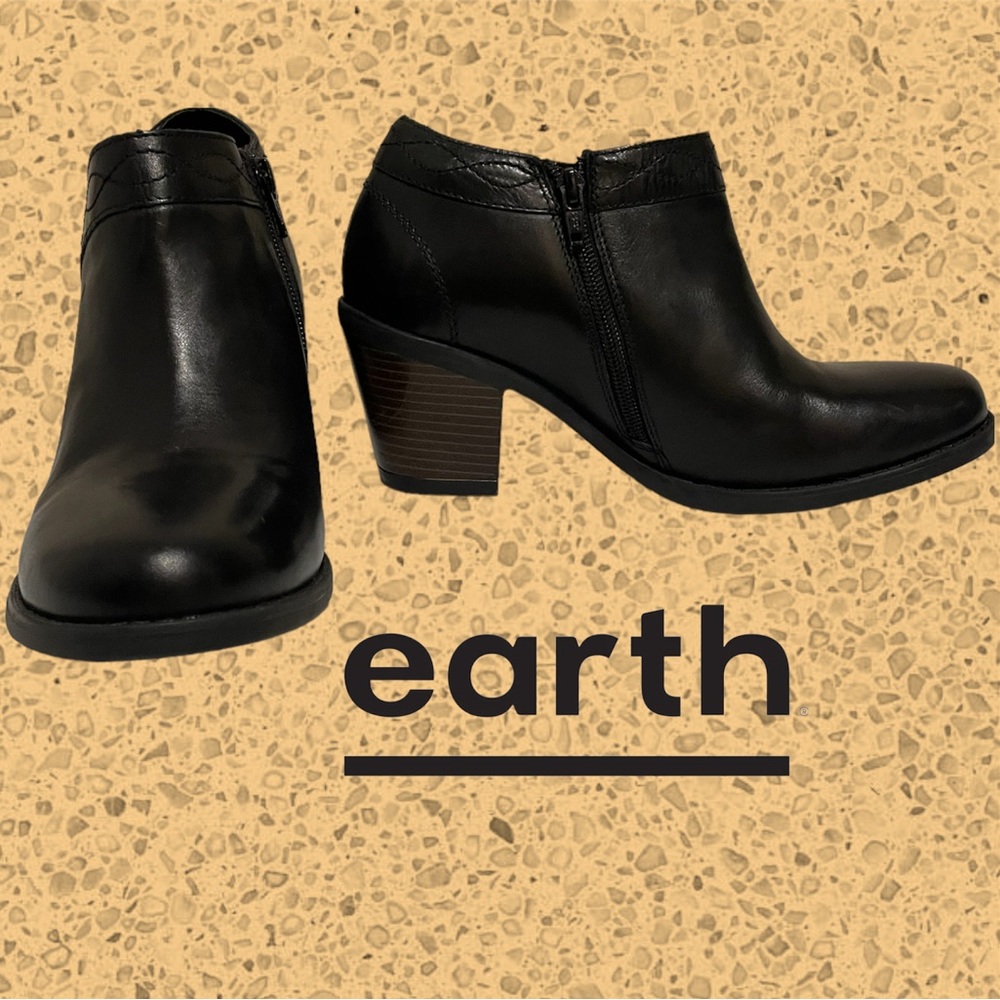Earth Black Lina Austin Leather Heeled  Ankle Booties 8.5